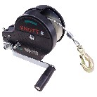 Treuil Knott 900kg – boîtier noir en plastique, câble en acier de 10m, crochet inclus, manivelle à position basse.