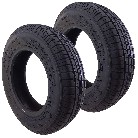 Vista frontale di due pneumatici 155 R13C ST290 M+S TL 90N Goodride – colore nero, adatti solo per rimorchi.