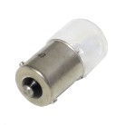 Zijaanzicht van een Kogellamp 12V 5W – glazen bol met een metalen BA 15 S basis in helder en zilver.