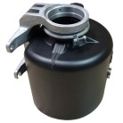 Frontvy av en svart plasttank på 6 liter – inkluderar hållare för Chapel handpumpar.