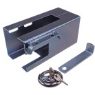 Forfra – universal kasselås i sort og sølv med låsemekanisme og to monteringshuller.