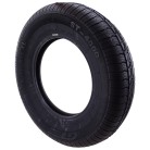 Vinkelvy av däck 155 R13 Kargomax XL ST-4000M+S TL 84N GT Radial – svart gummidäck för släpvagnar.