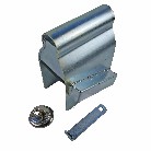 Forfra – låsemekanisme i galvaniseret stål med cirkulær lås og metalstang i sølv og grå.