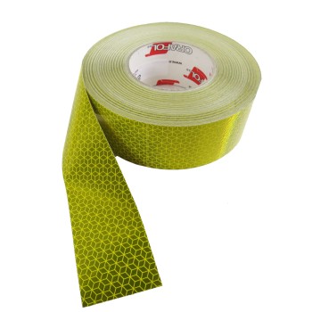 Bande réfléchissante de contour ECE R104 jaune 50m – surface réfléchissante avec motif hexagonal sur fond blanc.