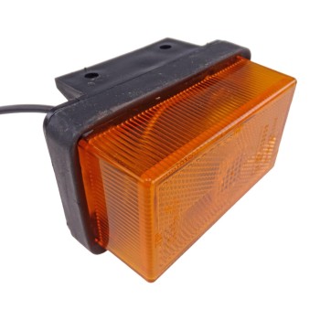 Zijmarkeringslicht in geel – met 90° hoeksteun en oranje lens, inclusief kabel en E-merk.