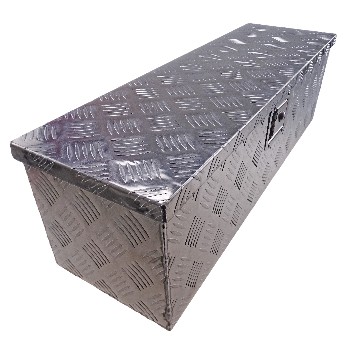 Cassetta in alluminio angolata – design rettangolare con motivo a diamante e chiusura a lucchetto in acciaio inox.