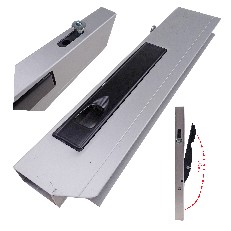 Détail de la fermeture de ridelle 300mm gauche – poignée en acier noir et verrouillage à tenon champignon.