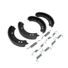 Bremseklodser – tre sorte bremseklodser med grå fjedre og to monteringshuller på hver klods, set ovenfra.