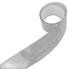 Detail aanzicht van reflecterende tape ECE R104 – witte kleur van 3M met een lengte van 2 meter en breedte van 50 mm.