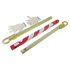 Tow bar 2,5to – front view featuring red and white striped section and hook end, gloves included.