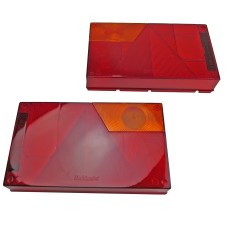 Vue de face – lentilles de feu arrière Aspöck Multipoint I rouge et orange, forme rectangulaire.