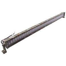 Sidevy – LED Panel Lightbar med kamouflage, 288W och 96 lysdioder i grönt och brunt.