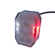 Aspöck LED Flexipoint Umrissleuchte – schrägansicht mit roter LED-Beleuchtung und DC Kabel in rot/weiß