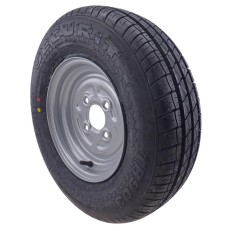 Framvy av 145/80 R10 däck med 3,50 x 10 fälg – svart däck och silverfälg med fyra bult hål.