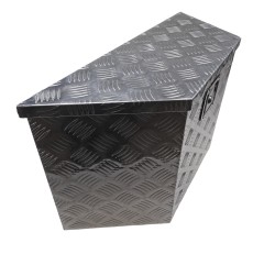 Aluminum storage box – side view showing diamond plate texture and lockable lid in silver color.