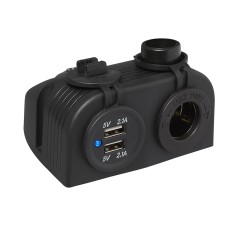 Vinkelvy av Monteringssats med dubbelt USB-uttag – svart ytmonterat uttag för 12V/24V med indikatorlampa.