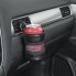 Portabicchieri per auto – design montato sulla griglia di ventilazione – colore nero e rosso con inserti in rete.