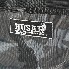 Vooraanzicht van de HUSAR Camouflage accessoirentas – grijs en zwart met camouflagedessin en geborduurd logo.