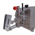 Doppelhub Hydraulikpumpe – Schrägansicht mit rotem Hebel, Druckanzeige und Montagehalterung in Silber.
