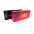 Vue de côté – combinaison de luminaires Aspöck Midipoint avec lentille rouge et boîtier noir.