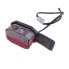 Zijaanzicht van de Aspöck Flexipoint 1 contourarmatuur – rood/wit met rubber houder en 0,5m DC kabel.