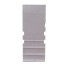 Cuneo per ruote in plastica bianca – vista frontale con scanalature verticali e base inclinata.