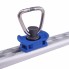 Raccordo terminale per guida di linea aerea – base in plastica blu con anello metallico e occhio del trapezio argento.